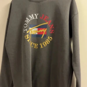 Tommy hilgfigher - ny köpt och vintage, killmodell🩷
