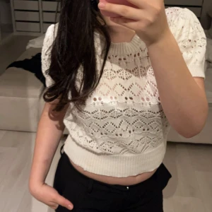 T-shirt - Säljer en superfin topp ifrån missäy. En t-shirt som funkar bra till både höst och vår. Priset kan diskuteras. Skicket är jätte bra och den är använd väldigt få gånger❤️❤️