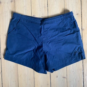 Adidas shorts stl L - Använd fåtal gånger så i nyskick. 