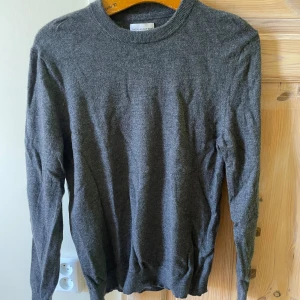 Merino ull tröja - Från These glory days, är liten i storlek så skulle säga att den passar bäst som storlek S