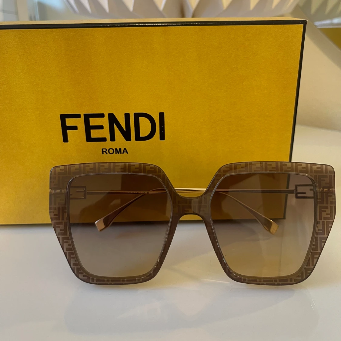 Fendi solglasögon 
