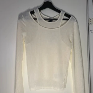 Topp - Topp gina tricot Aldrig använd  Lapp kvar 