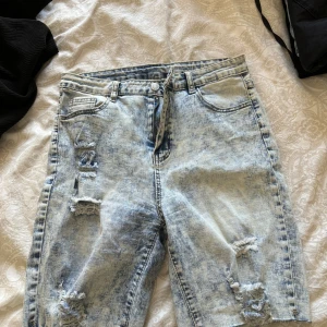 Jeans biker shorts - Som nya, passar M/L 