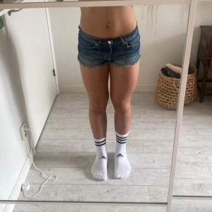 Lågmidjade jeansshorts  - Midjemått 35+stretch längd 20