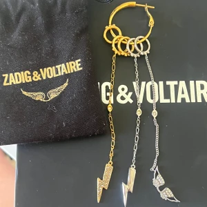 Zadig&Volitare Öronhänge - Säljer detta superfina öronhänget från Zadig&Volitare. Är användt ett fåtal gånger och är i fint skick.