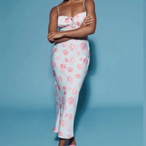 Satin klänning - Använd en gång