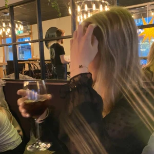 Zara blus - Svart zara blus som är köpt för något år sen, superbra skick ❤️