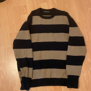 Brandy stickad tröja - Ej använd mycket. Fint skicka fortfarande. 