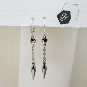 Handgjorda örhängen  - Handgjorda örhängen ● Material- rostfritt stål  ●Örhängeskrokar - rostfritt stål ●Längd -5, 5cm .Vattentåliga, ändrar inte färgen! Följ:@ekjewelryofficial . 