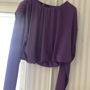 Lila fest tröja gina tricot - Aldrig använd och endast testad med prislappen kvar!