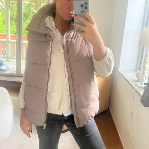 Väst - Beige dunväst