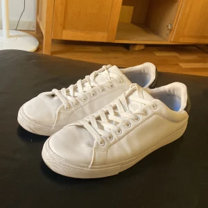 Skor - H&M skor storlek 44 Använda 3 gånger max Pris kan diskuteras vid snabbaffär 