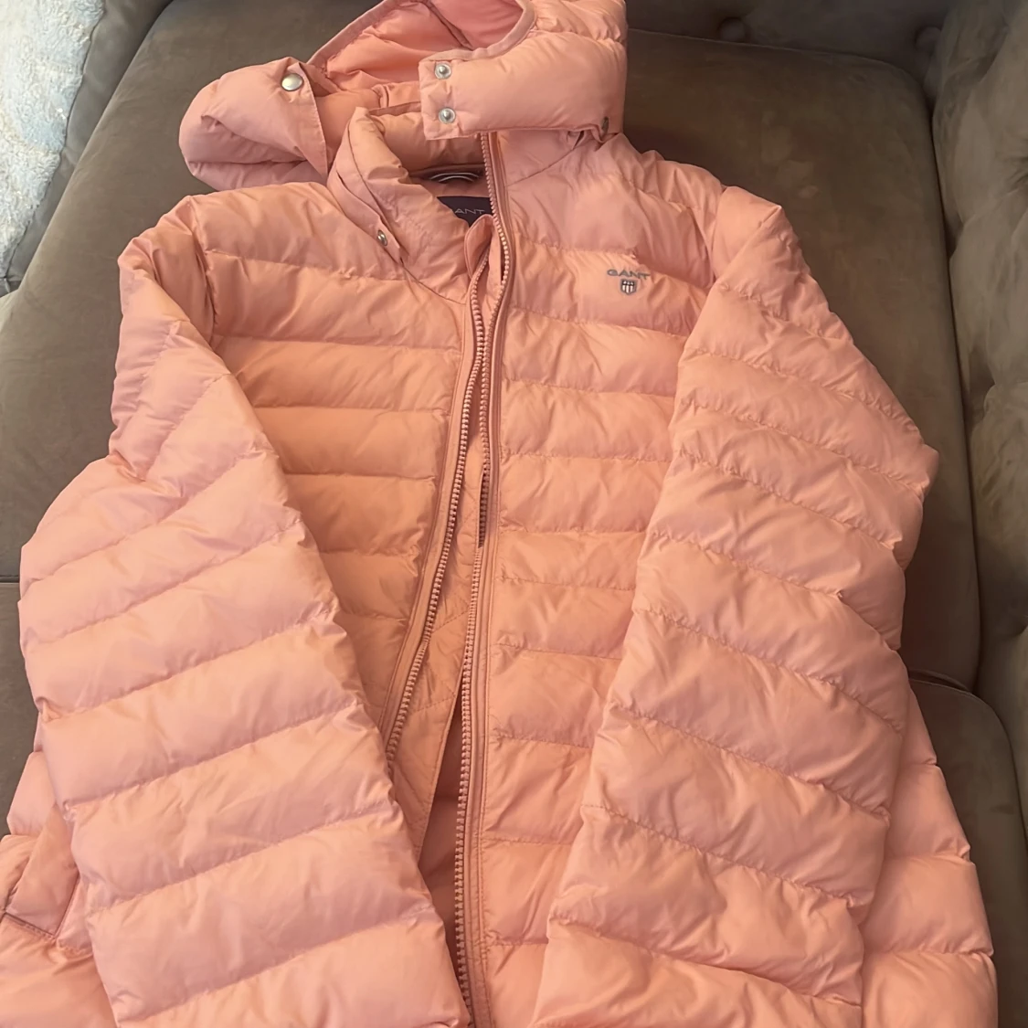 Rosa puffjacka från gant