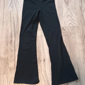 Flared tights - Flared tights i väldigt bra skick