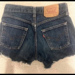 Levis shorts  - Snygga Levis shorts, jätte bra stick!! Som nya💘
