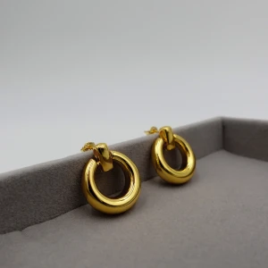 Äkta silver örhängen - Äkta 925 sterling silver örhängen i guldfärg (stämpel finns)