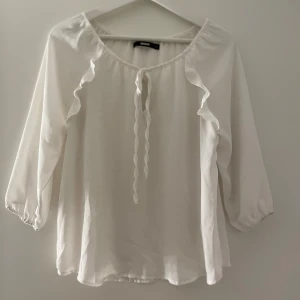 Vit blus - Fin vit blus🤍Storlek xs🤍