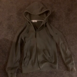 Stone island full zip - Stone island zip i sick 10/10 ända är att patchen saknas där av priset. 