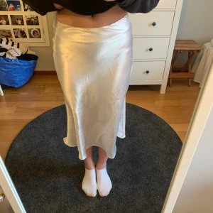 Kjol - Säljer då den inte kommer till användning🫶🏼