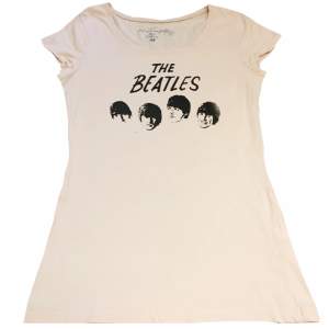 Ljusrosa T-shirt med handtryckt The Beatles tryck på! (Trycket håller i tvätten)
