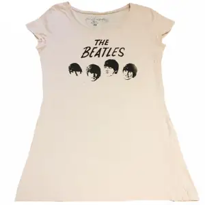 Ljusrosa T-shirt med handtryckt The Beatles tryck på! (Trycket håller i tvätten)