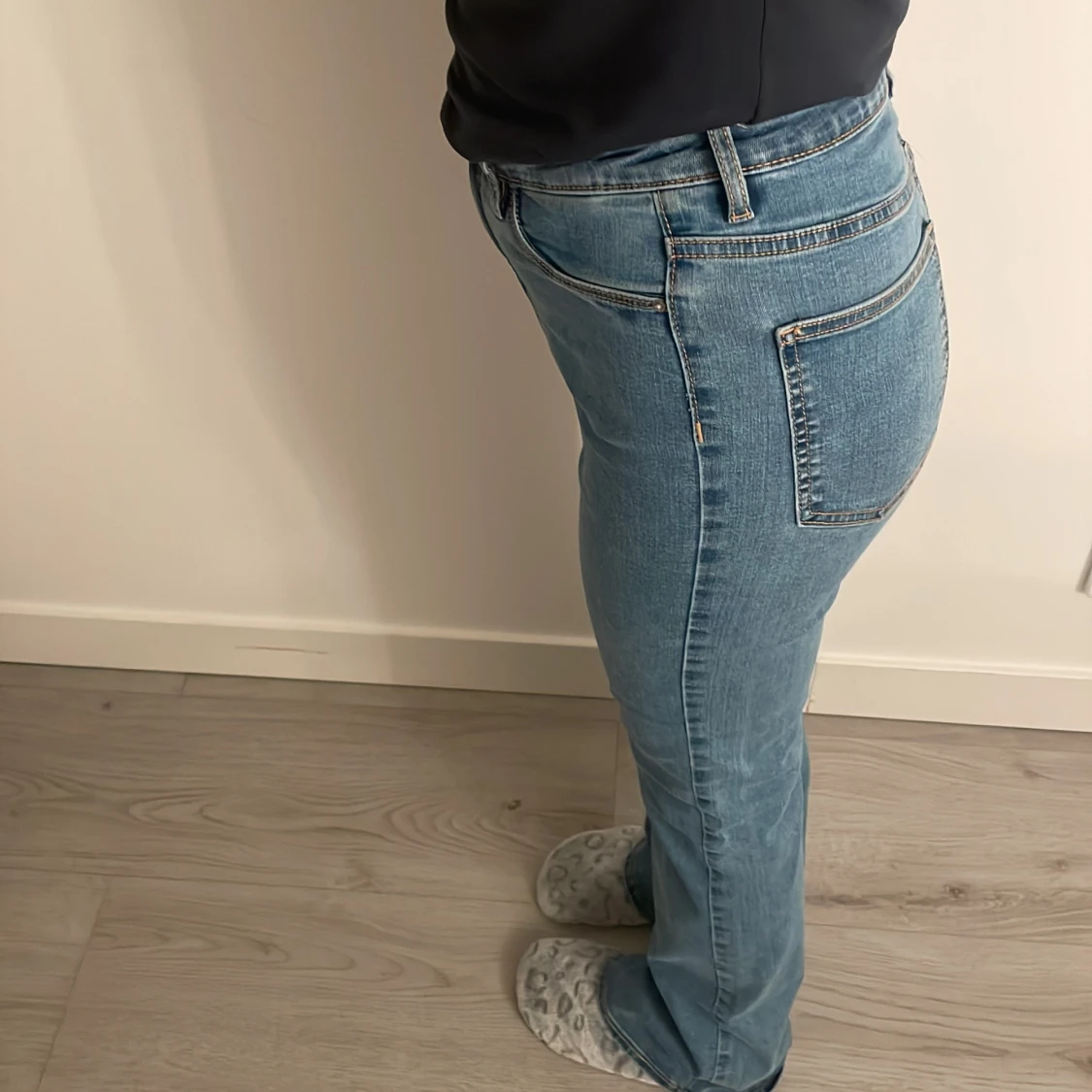 Blåa jeans, från jane boot storlek S/32,högmidjade - 91