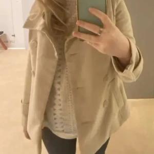 Världens finaste kappa - Säljer en sååå fin kappa, helt oanvänd🌸💞