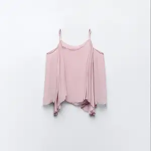 Supersöt rosa blus ifrån Zara!☺️säljs då den inte kommer till användning. helt ny aldrig använd