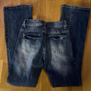 Jeans  - Jätte fina low jeans (blåa)