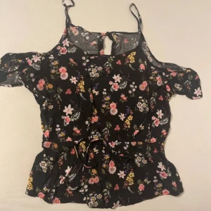 Topp/blus - Fin och bra skick. 