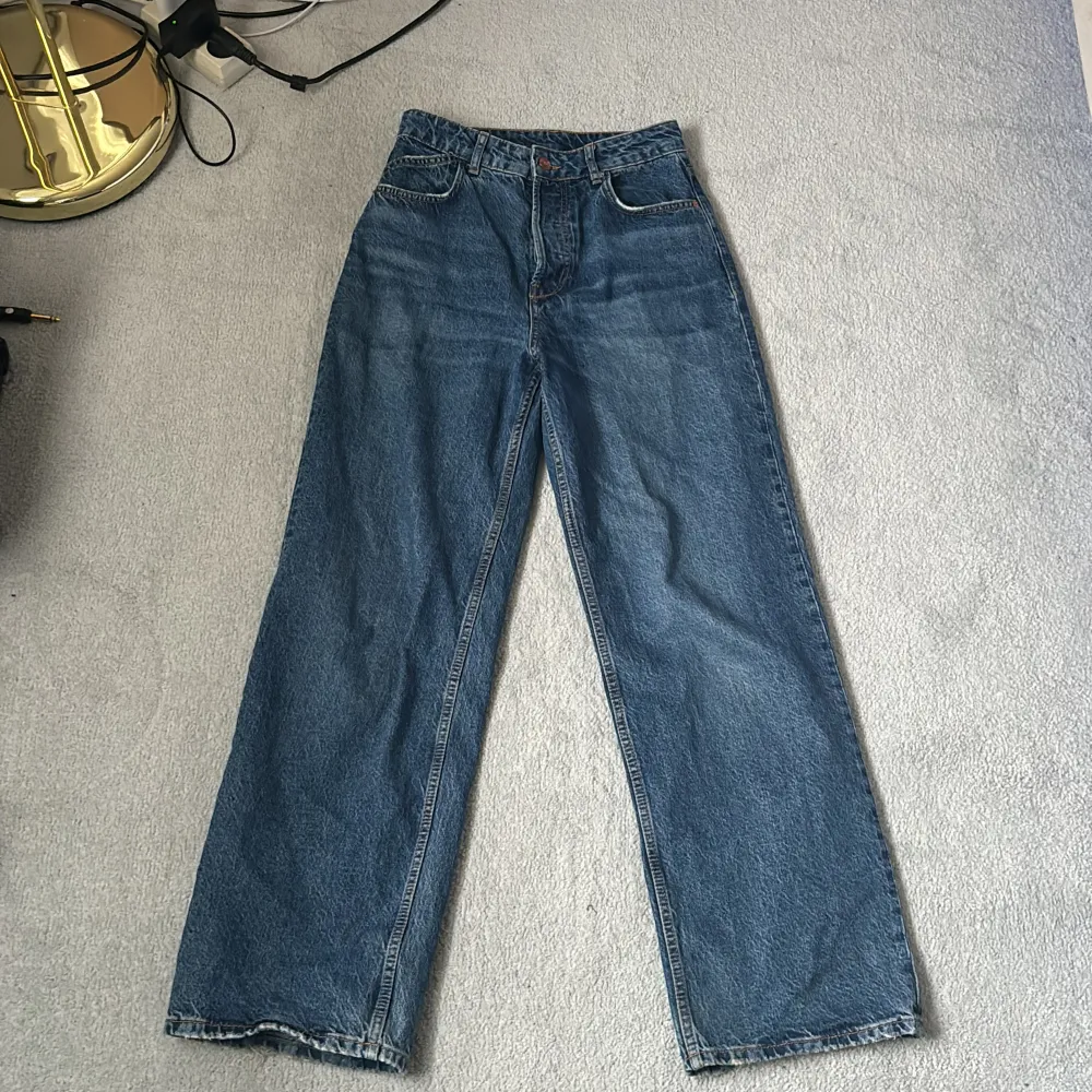 Jeans från zara Storlek S/36 Wide leg . Jeans & Byxor.