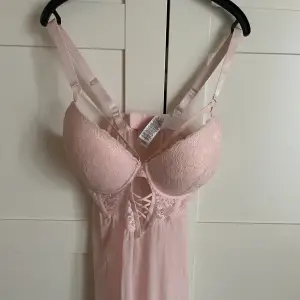 Skitsnygg rosa klänning ish! Nästan aldrig använd💕