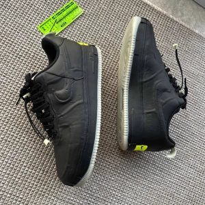 Jordan 1 experimental ’Black Glow’ - Storlek: 43  Köptes från stockx   Kvitto och original låda finns  Aldrig används