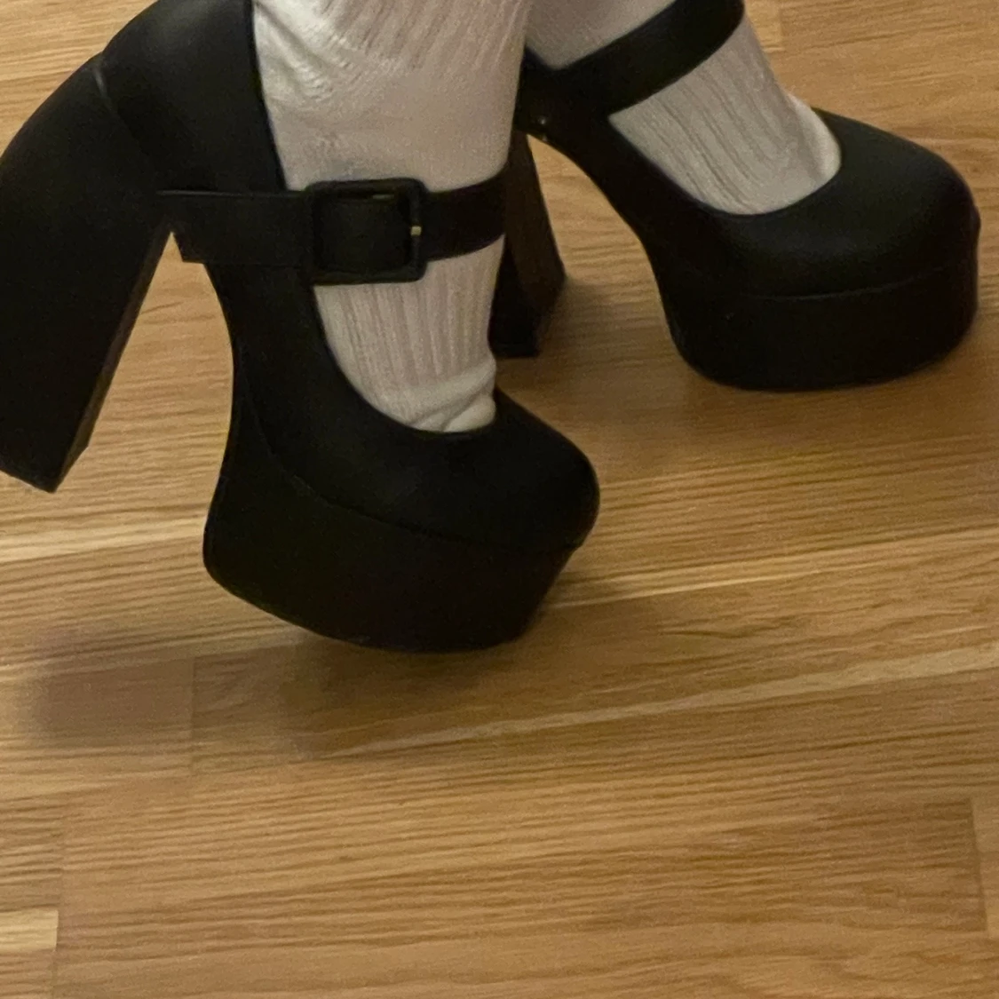 Svarta pumps skor  - 90