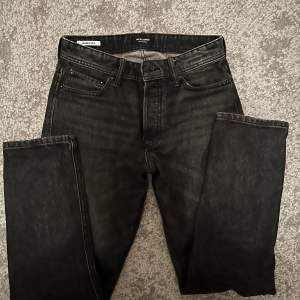 Svarta Jeans från Jack & Jones  Skick 10/10 29/30