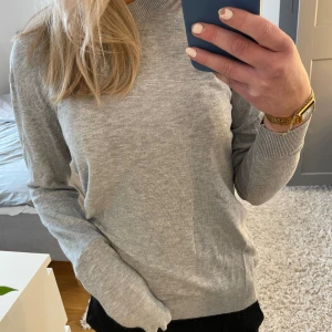 Grå stickad tröja  - Helt oanvänd🥰