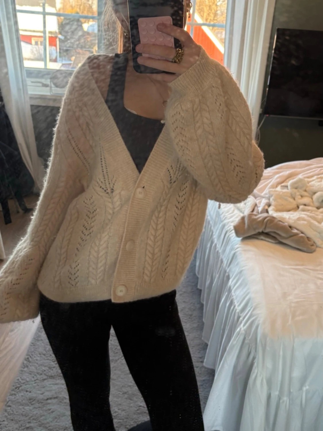 Beige stickad kofta från dobber