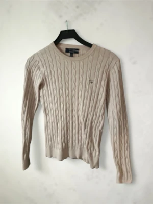 Beige tröja Gant - Säljer en beige tröja från gant. Storlek S men passar M