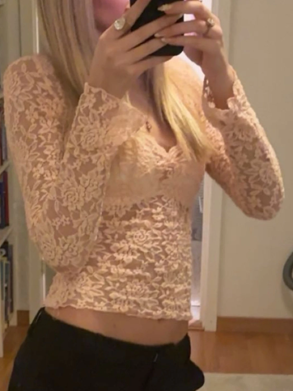 Rosa spetsblus med v-ringning - 1