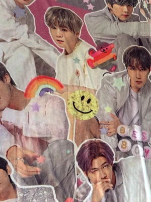 BTS filt - Säljer en BTS filt som jag köpte länge sen men aldrig använde på riktigt, den är jätte mjukt och varm. Jätte bra i storlek för en person.