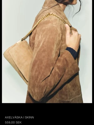 Söker!  - Någon som säljer denna väska från Zara? 🫶🏼