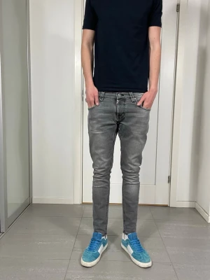 Nudie Jeans  - Säljer nu dessa Nudie jeans, W31 o L30, skriv för fler bilder/frågor🙌🏼