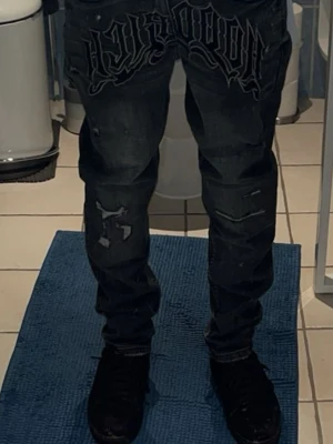 Hoodrich jeans slim fit - Hoodrich jeans slim fit W30-S. Sitter super bra och är bekväma. Kontakta vid intresse ! 