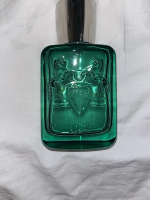 Parfums de Marly Greenley EdP - En riktigt fin sommar och vår doft men behöver pengar så jag säljer den är ungefär 70/75ml kvar