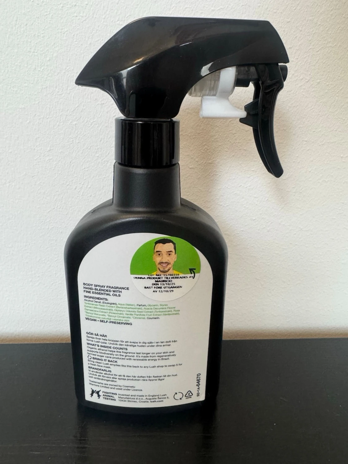 Lush Snowcake Body Spray 200ml - 1