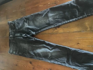 REPLAY JEANS - Ett par riktigt snygg replay Jeans de är skum fit waist 31 length 34
