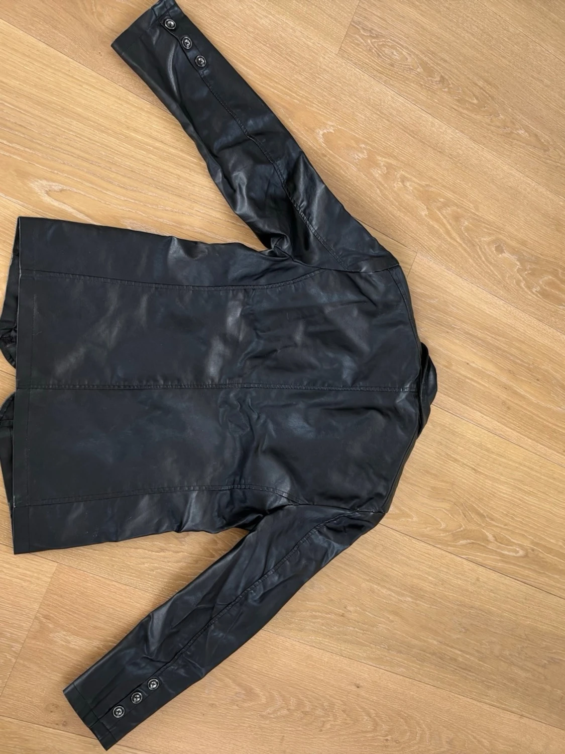 Svart oversized skinnkavaj - 5