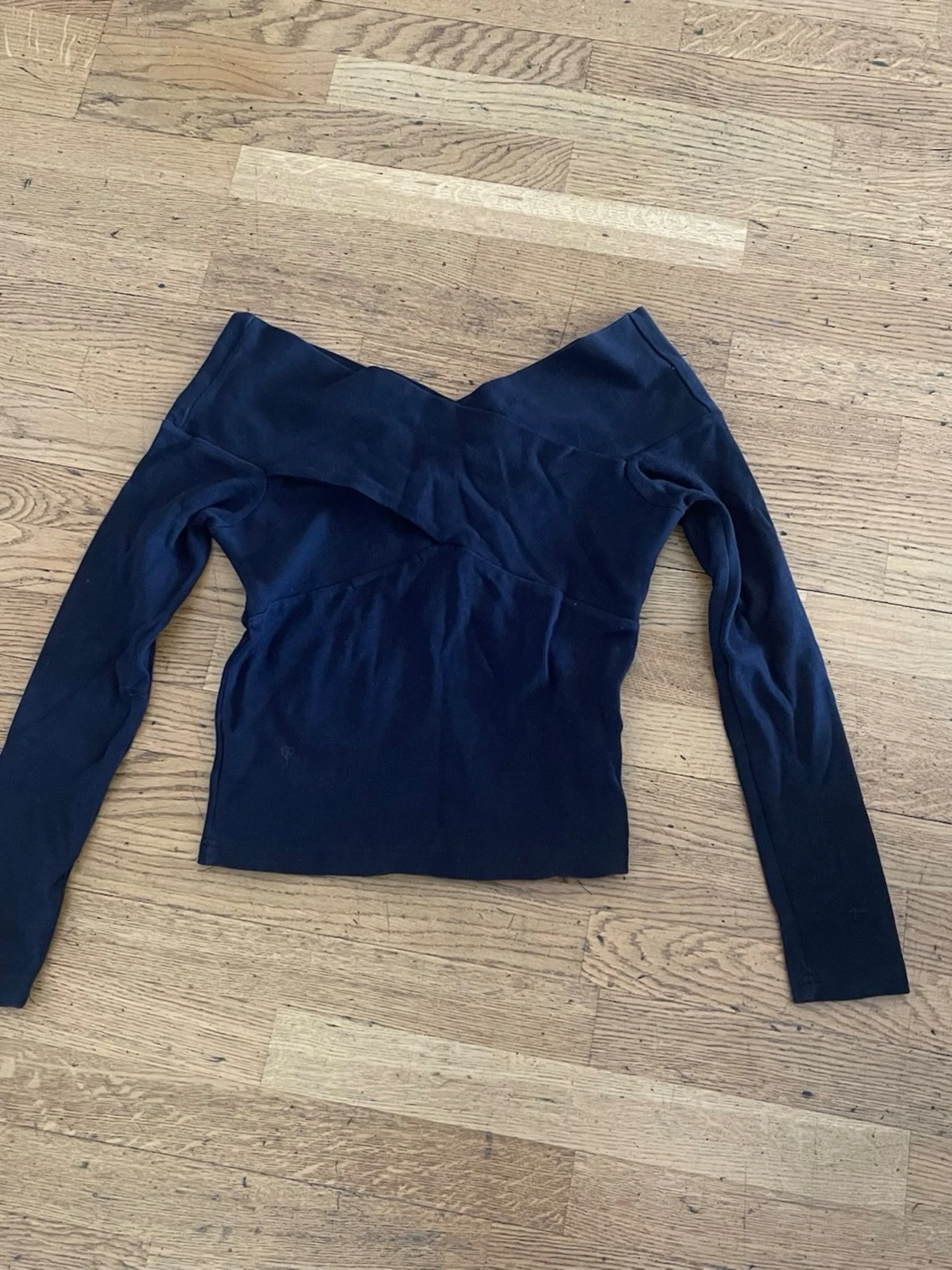 Svart offshoulder topp
