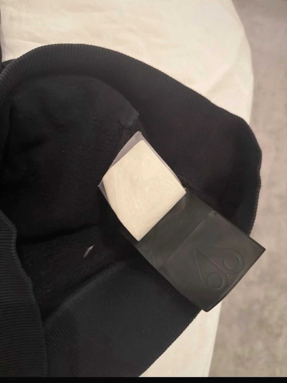 Svart hoodie från Knuckle - 2