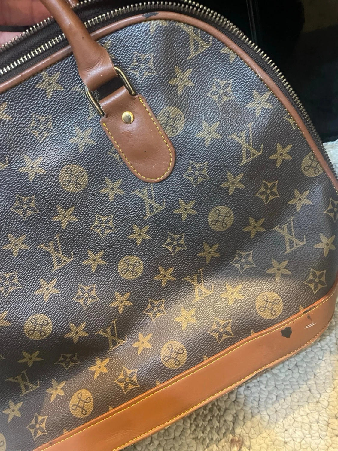 Brun handväska med monogrammönster - 6